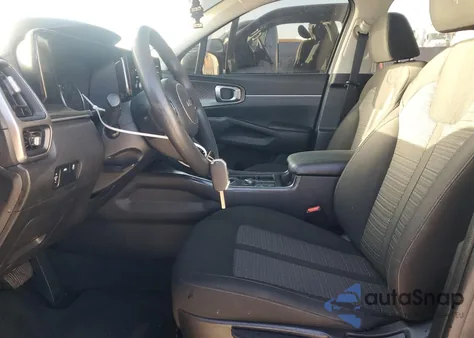 2022 Kia Sorento Lx z USA, uszkodzony, nr VIN 5XYRG4LCXNG127002